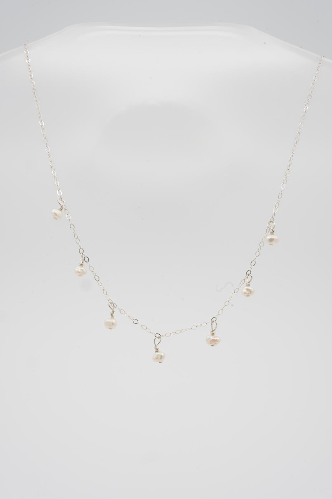 Pearl drop necklace